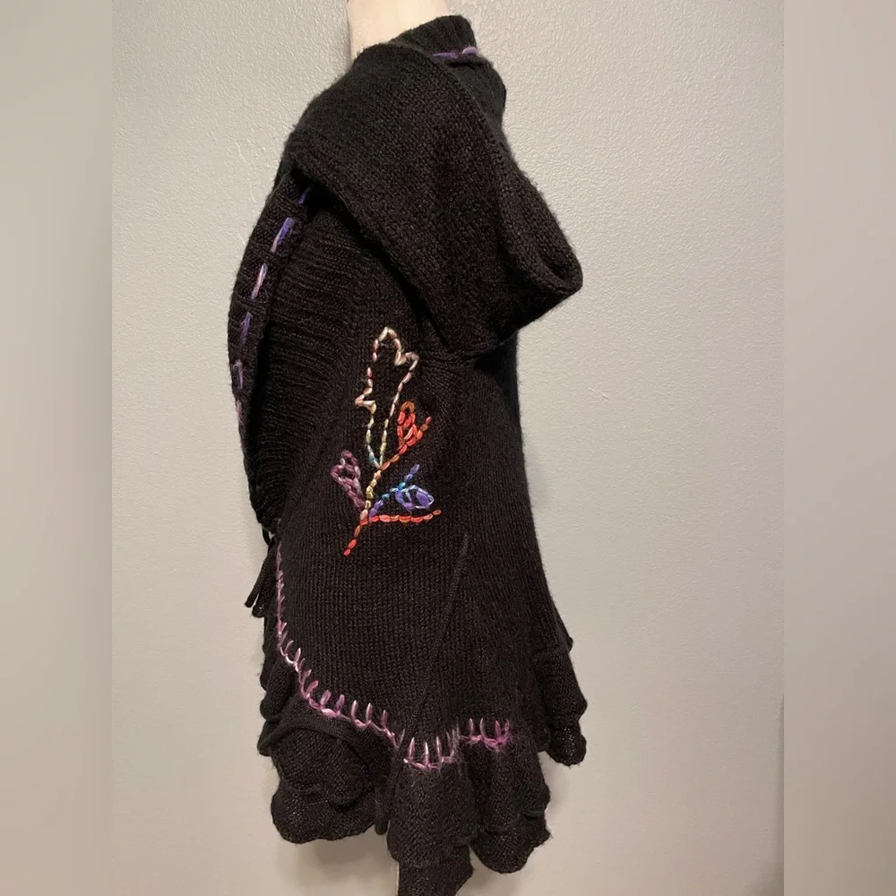 Forla Paris Sweater Black Wool Blend Floral Applique Ruffle Boho Grungy Medium - Picture 5 of 10